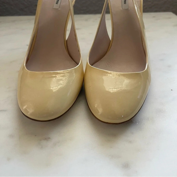 Miu Miu butter yellow patent leather sling back heel - Picture 2 of 9